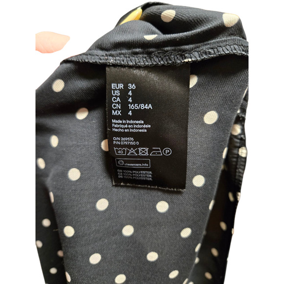H&M black and white polka dot high neckline top, size 4 - Picture 4 of 4